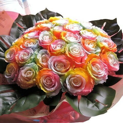 花束 レインボーローズ