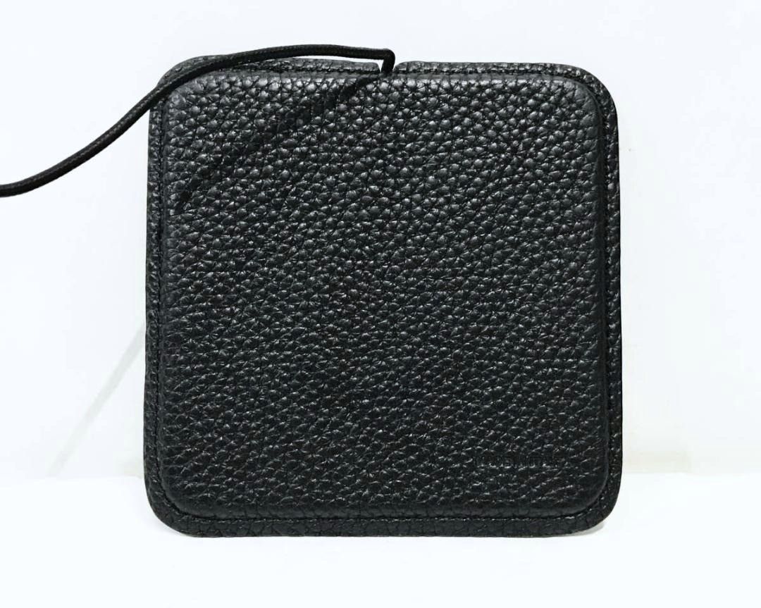 美品 フェラガモ USB ワイヤレスチャージャー レザー ブラック 非売品 Salvatore Ferragamo｜サルヴァトーレフェラガモ USB