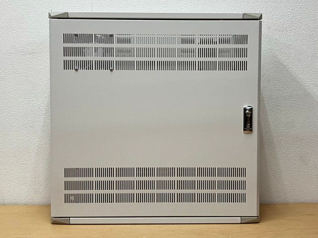 日東工業 【未使用品】HUB収納キャビネット ドアファン付※No 日東工業 【未使用品】HUB収納キャビネット ドアファン付※No