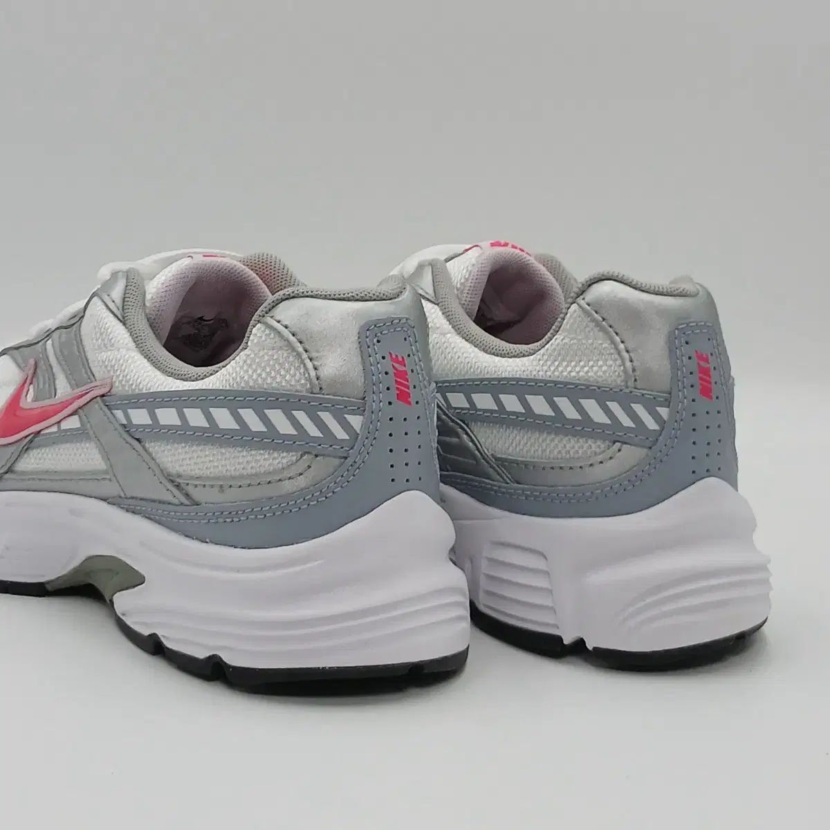 ランニングシューズ