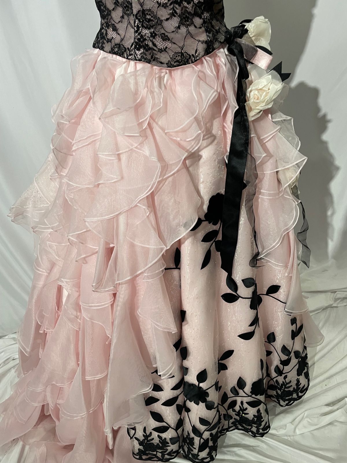 スタイリスト 花柄