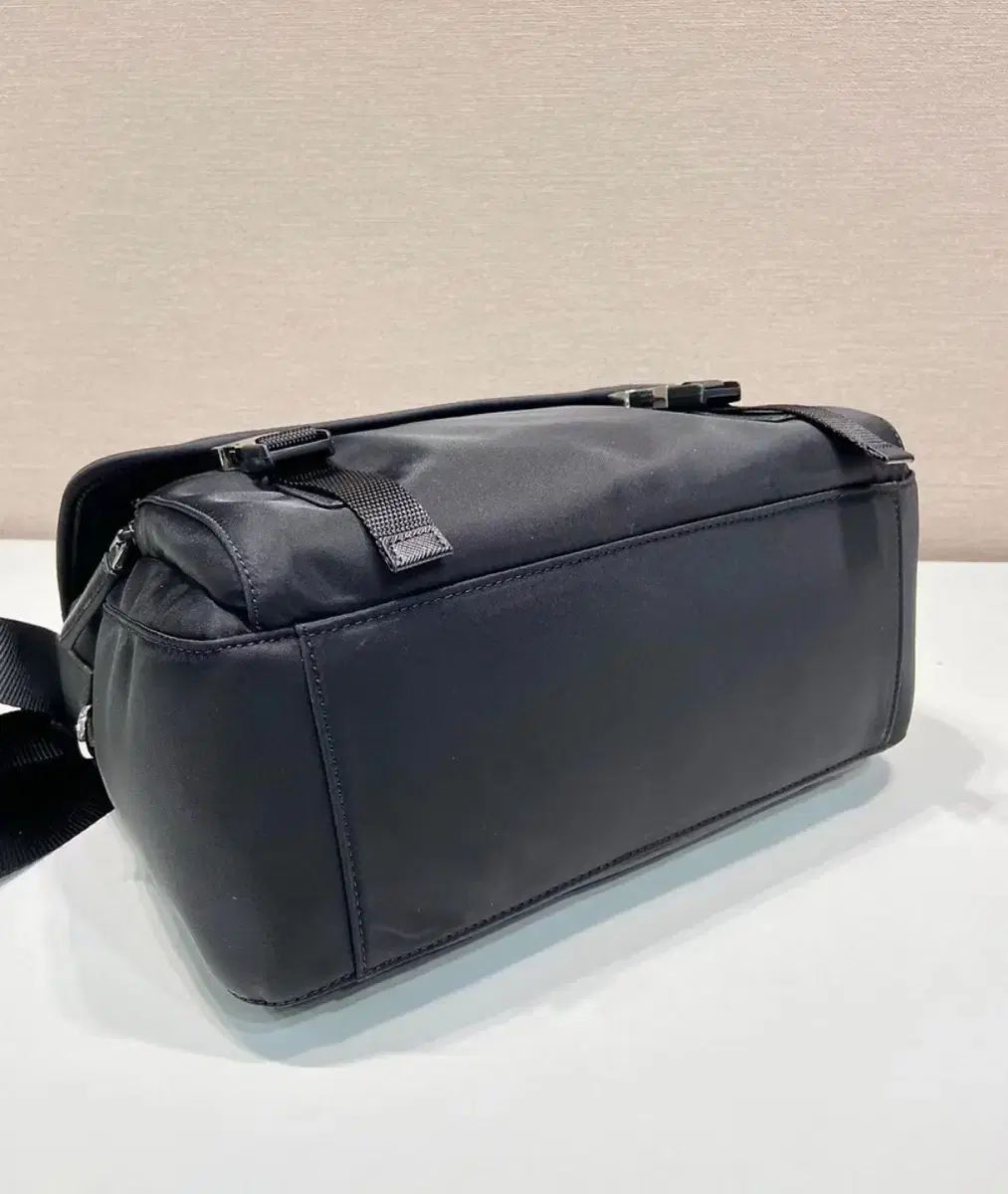 ハンティング ワールド ショルダーバッグ ブラック4260 レザー HUNTING WORLD ハンティング ワールド バッグ ハンティング