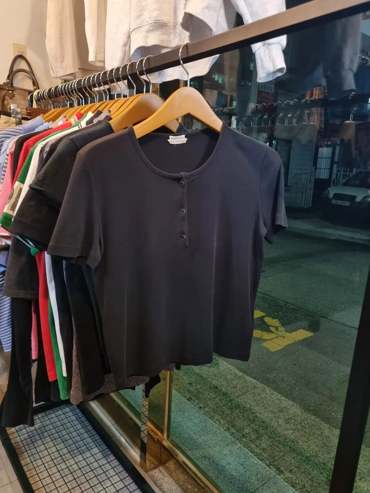 Hermes エルメス 最 必須アイテム Uネック 刻印 ボタン 半袖 Tシャツ 40 サイズ