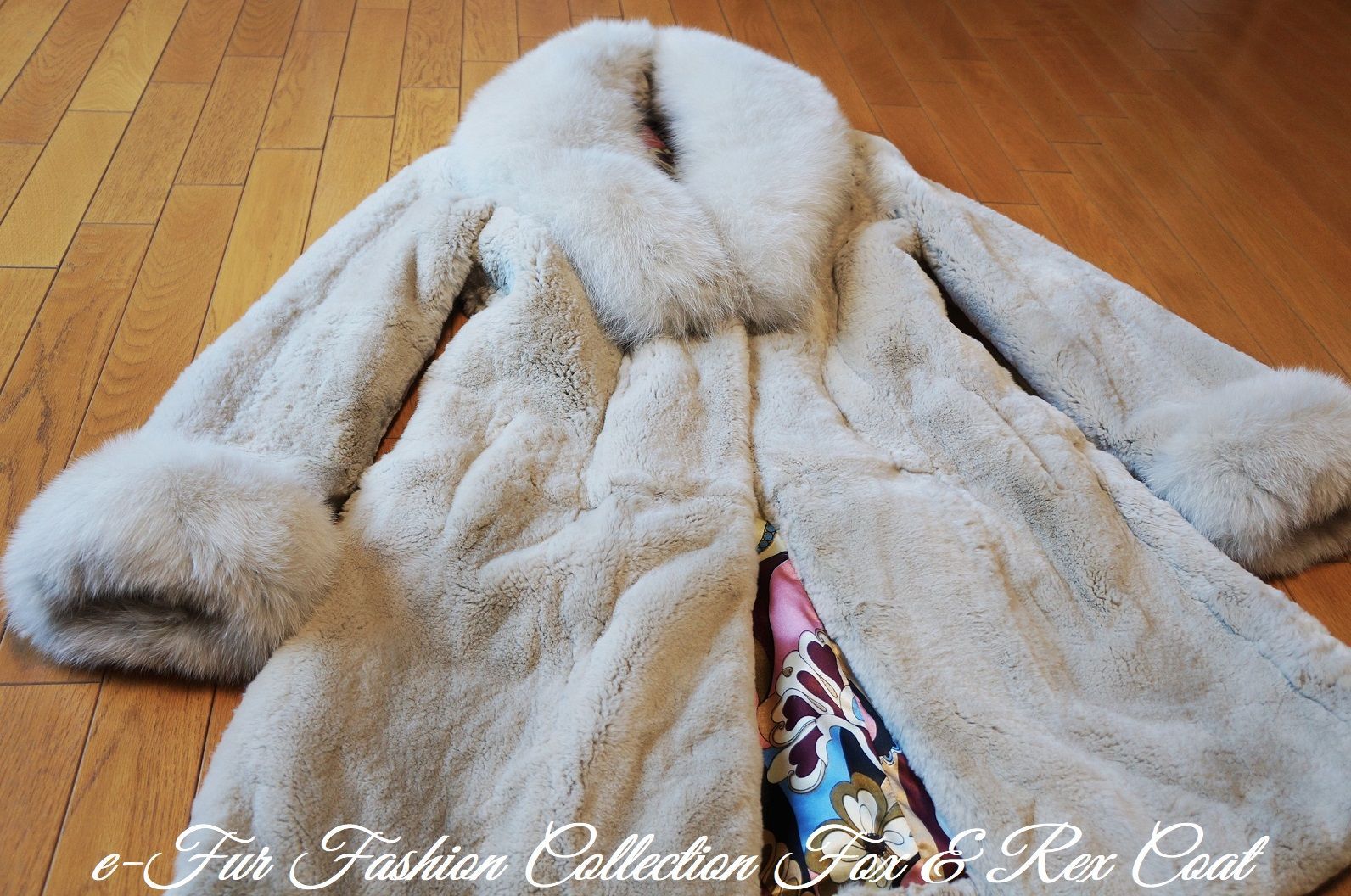 毛皮/ファーコート ヨーロッパ貴族的な雰囲気漂うグレージュフォックス 