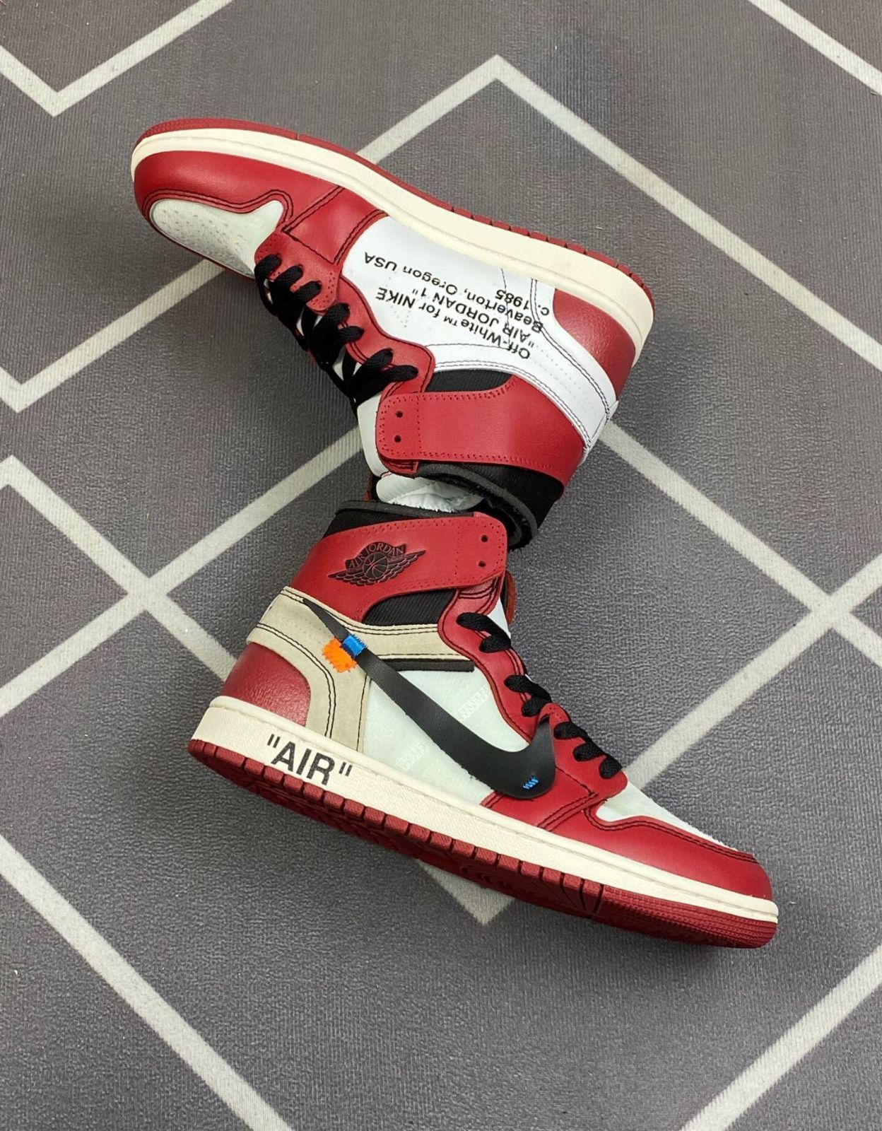 新品未使用 OFF-WHITE × NIKE AIR JORDAN 1 RETRO HIGH THE TEN "CHICAGO"(AA3834-101) オフホワイト × ナイキ エアジョーダン1 レトロ ハイ ザ・テン "シカゴ"