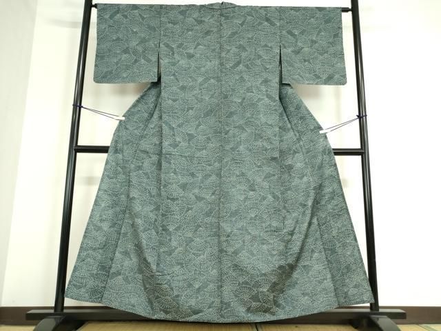 平和屋着物○大島紬 群鶴草花文 証紙付き 正絹 逸品 CAAV6599vf