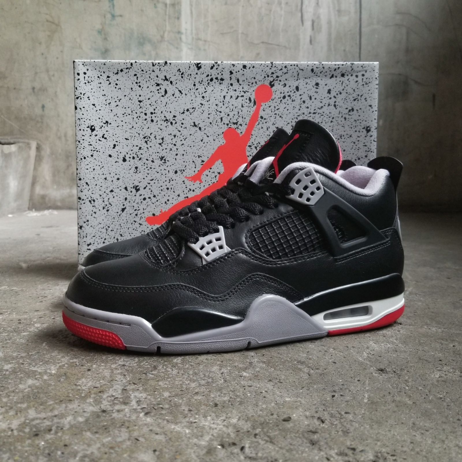 ナイキエアジョーダン4ブレッド NIKE AIR JORDAN 4 BRED（NIKE