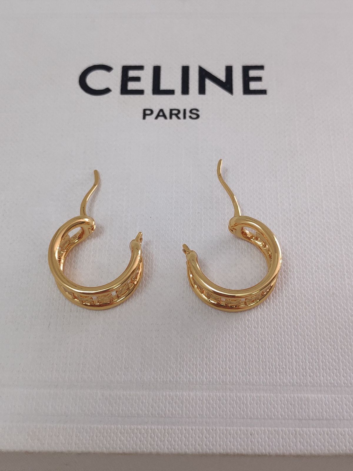 セリーヌ【CELINE】トリオンフ フープピアス 片耳だけ ゴールド★017 CELINE】セリーヌ トリオンフ フープ ピアス (CELINE/ピアス