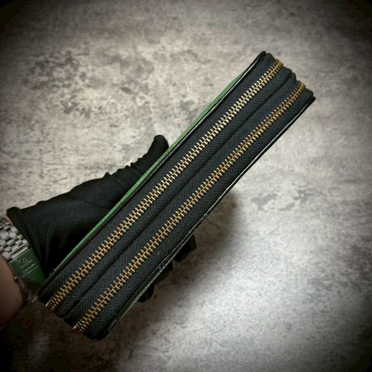 期間限定★ゴダン Wガルーシャエイ革 ダブルジッパー取っ手付長財布 8105BK 日曜限定☆ゴダン Wガルーシャエイ革 Wジッパー 取っ手付 長財布 8105BK