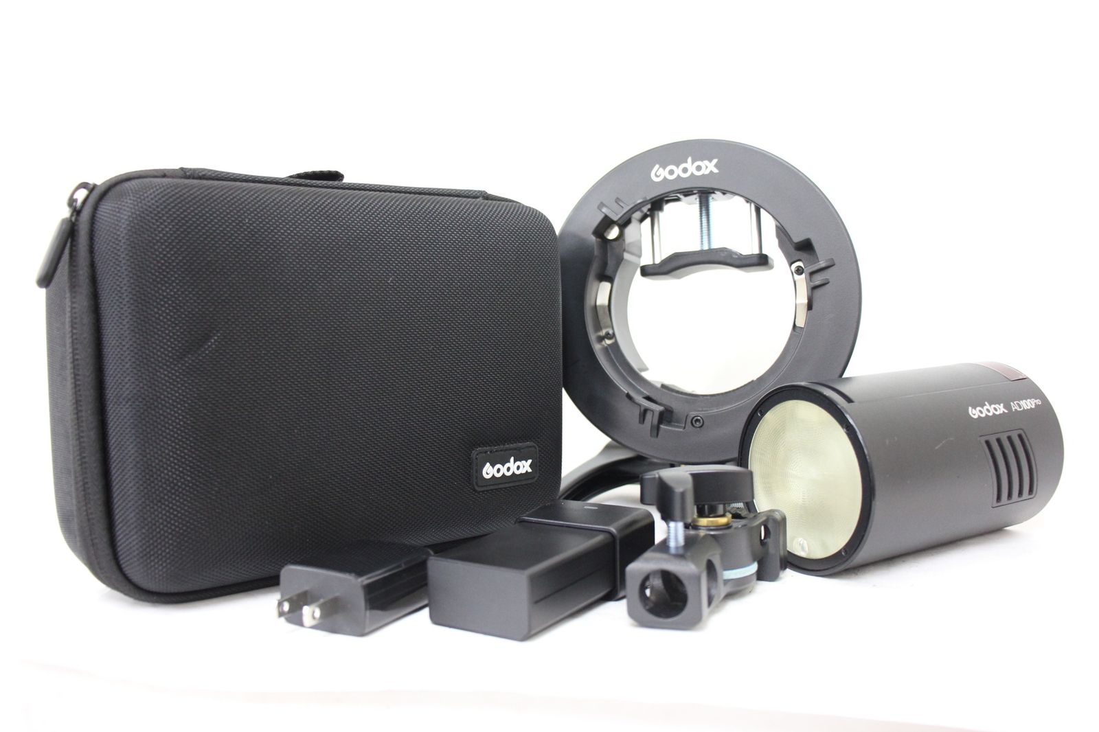 返品保証 Godox AD100Pro バッテリー チャージャー 付属品多数 ケース付き フラッシュ ストロボ e1224