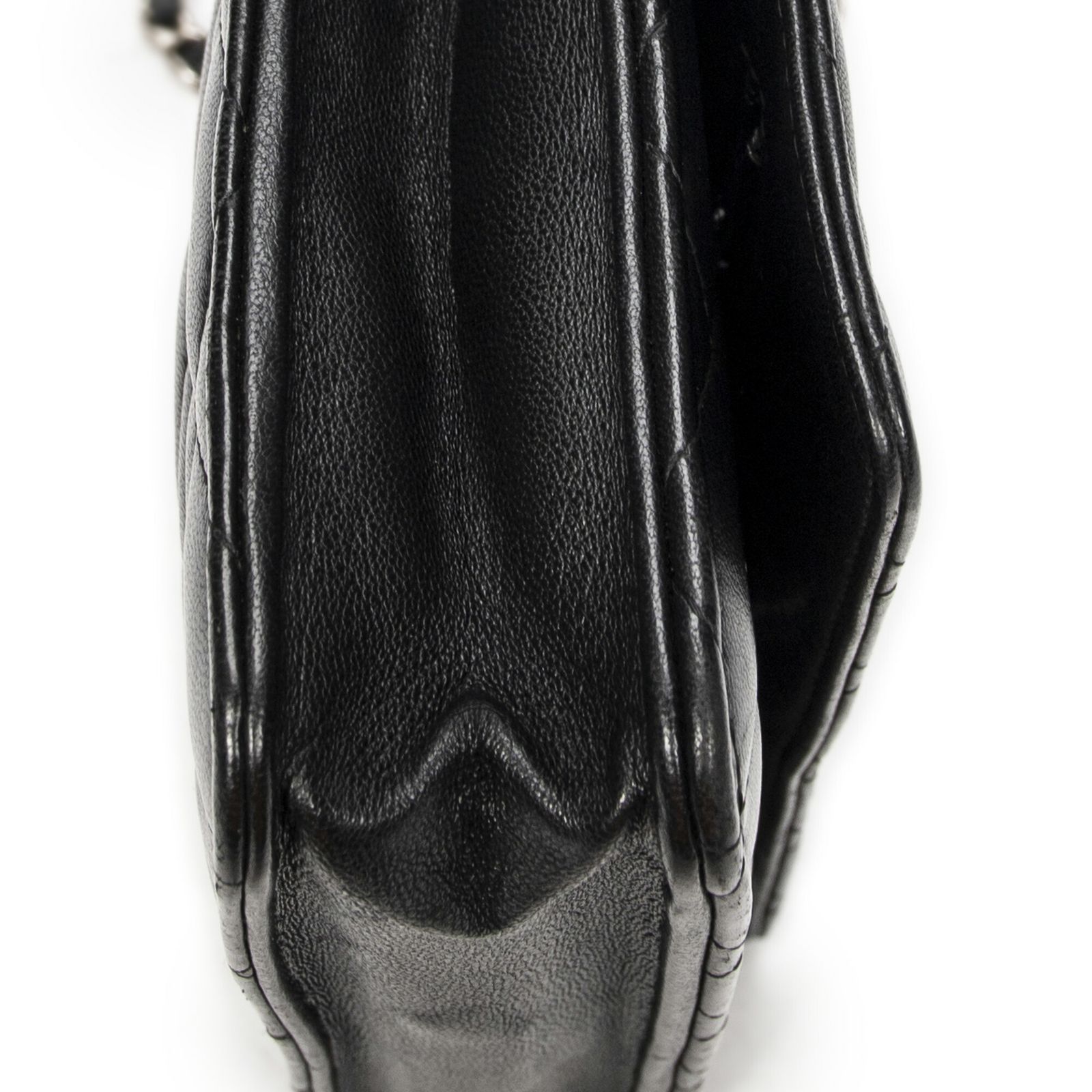 CHANEL シャネルクラシックチェーンウォレット黒マトラッセラムスキンレザーA