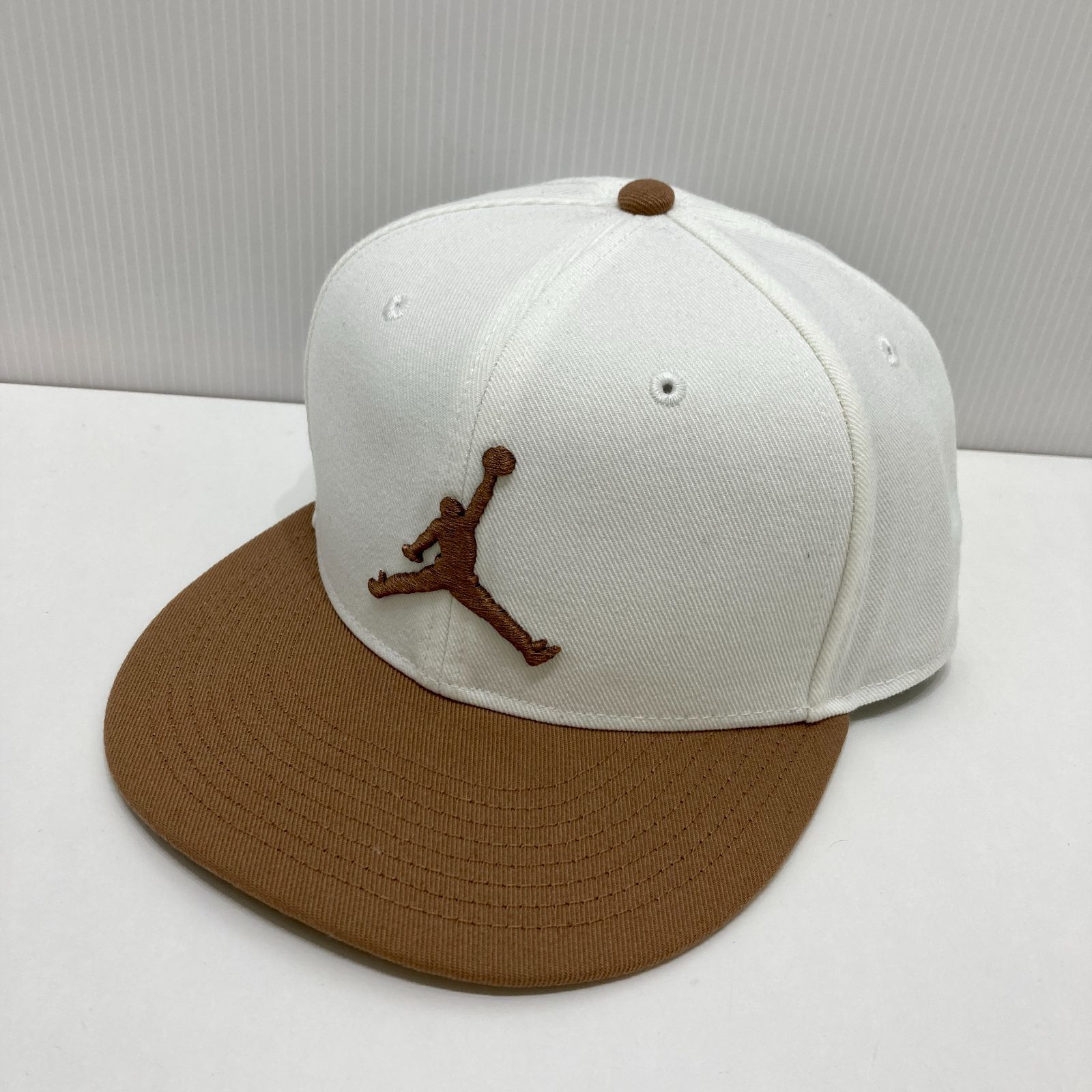 JORDAN BRAND U J PRO CAP S FB JUMPMAN FV5296-133 SAIL/ARCHAEO
