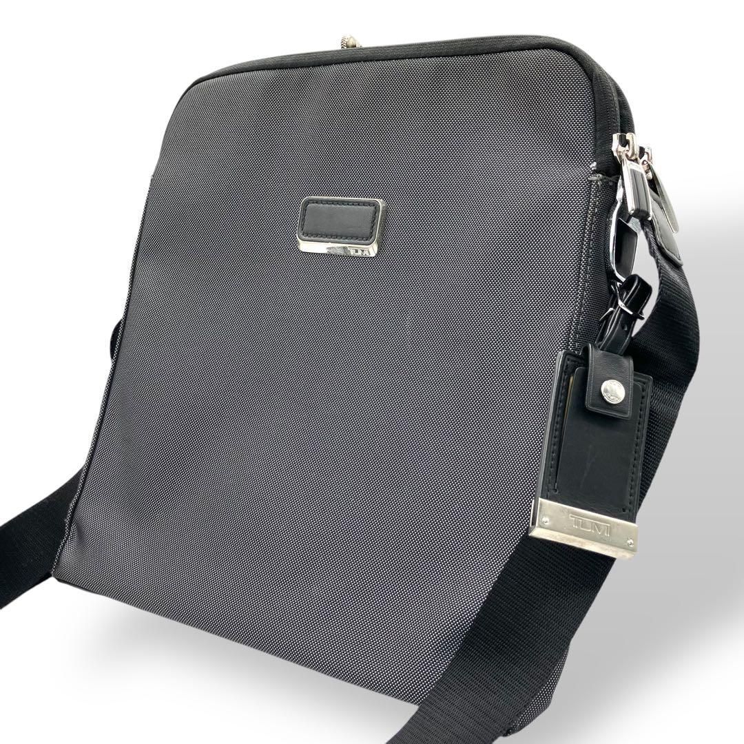 良品 1999 TUMI ショルダーバッグ ナイロン レザー ブラック グレー 良品 1999 TUMI ショルダーバッグ ナイロン レザー ブラック