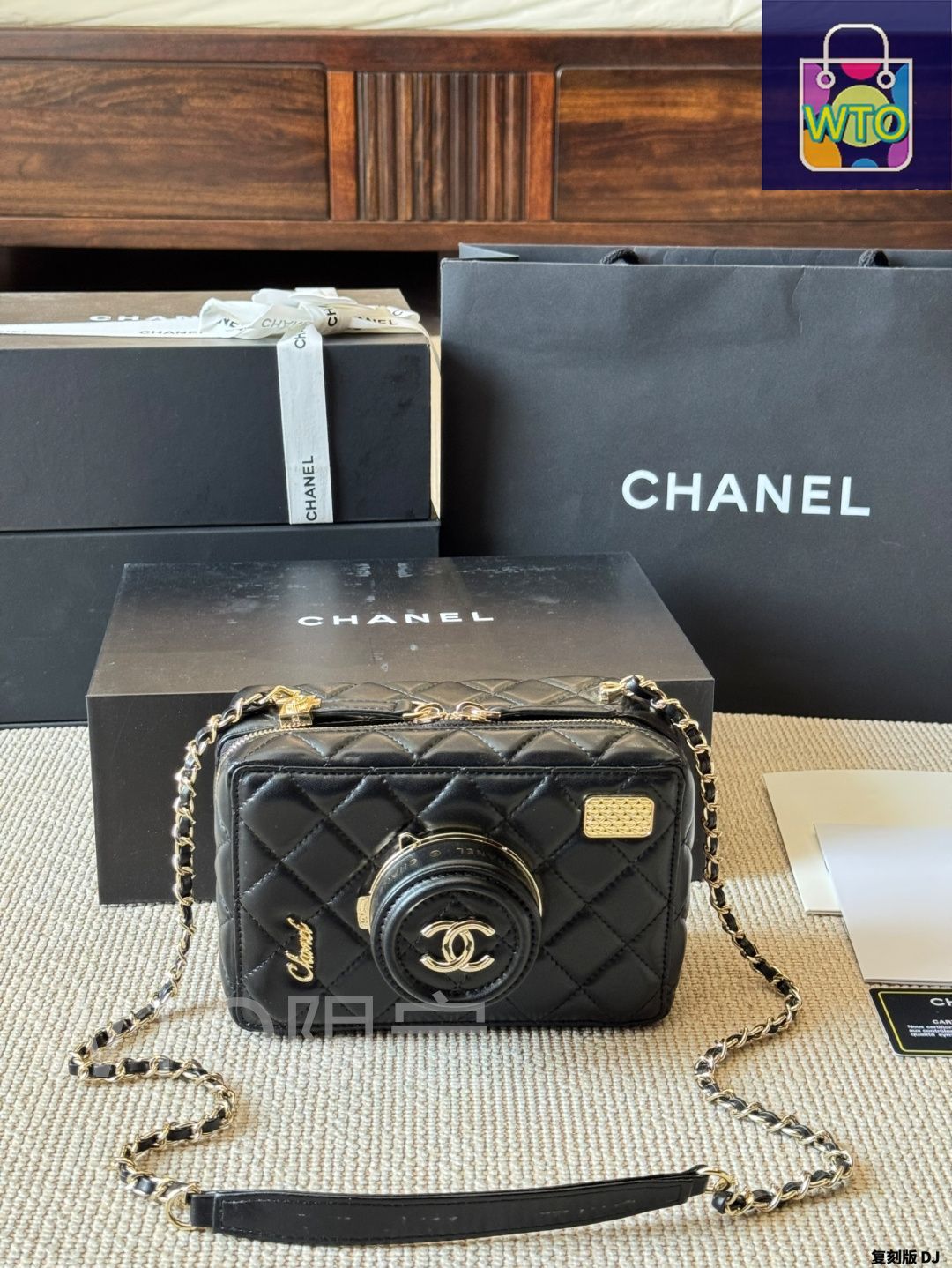 【存在感あるコンパクトサイズ♡】CHANEL ミニカメラバッグ CHANEL♡カメラバッグが使いやすい | アラサー会社員ママの日記
