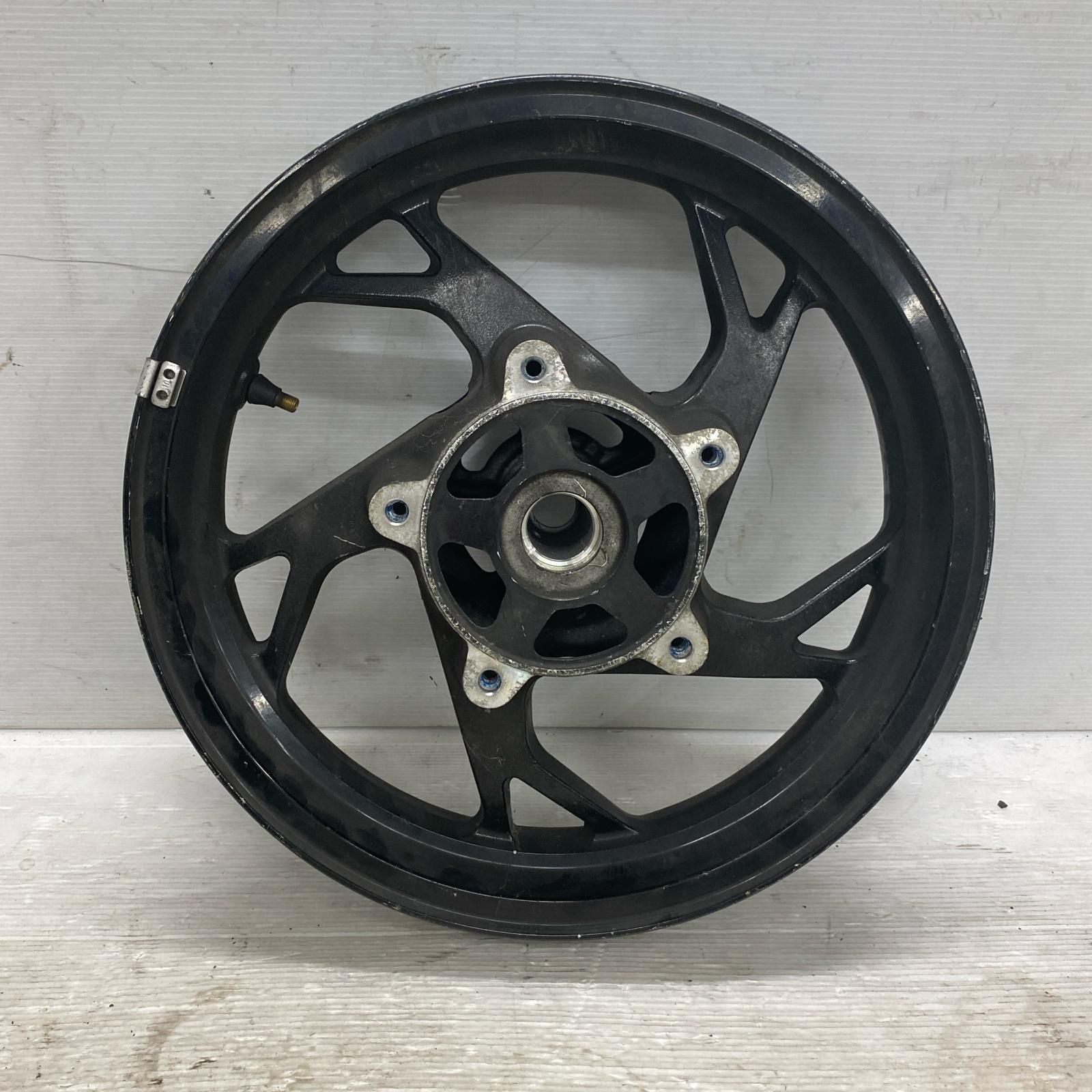 SUZUKI スカイウェイブ250 フロントホイール スズキ [M-250801-59] SUZUKI スカイウェイブ250 フロントホイール スズキ - メルカリ