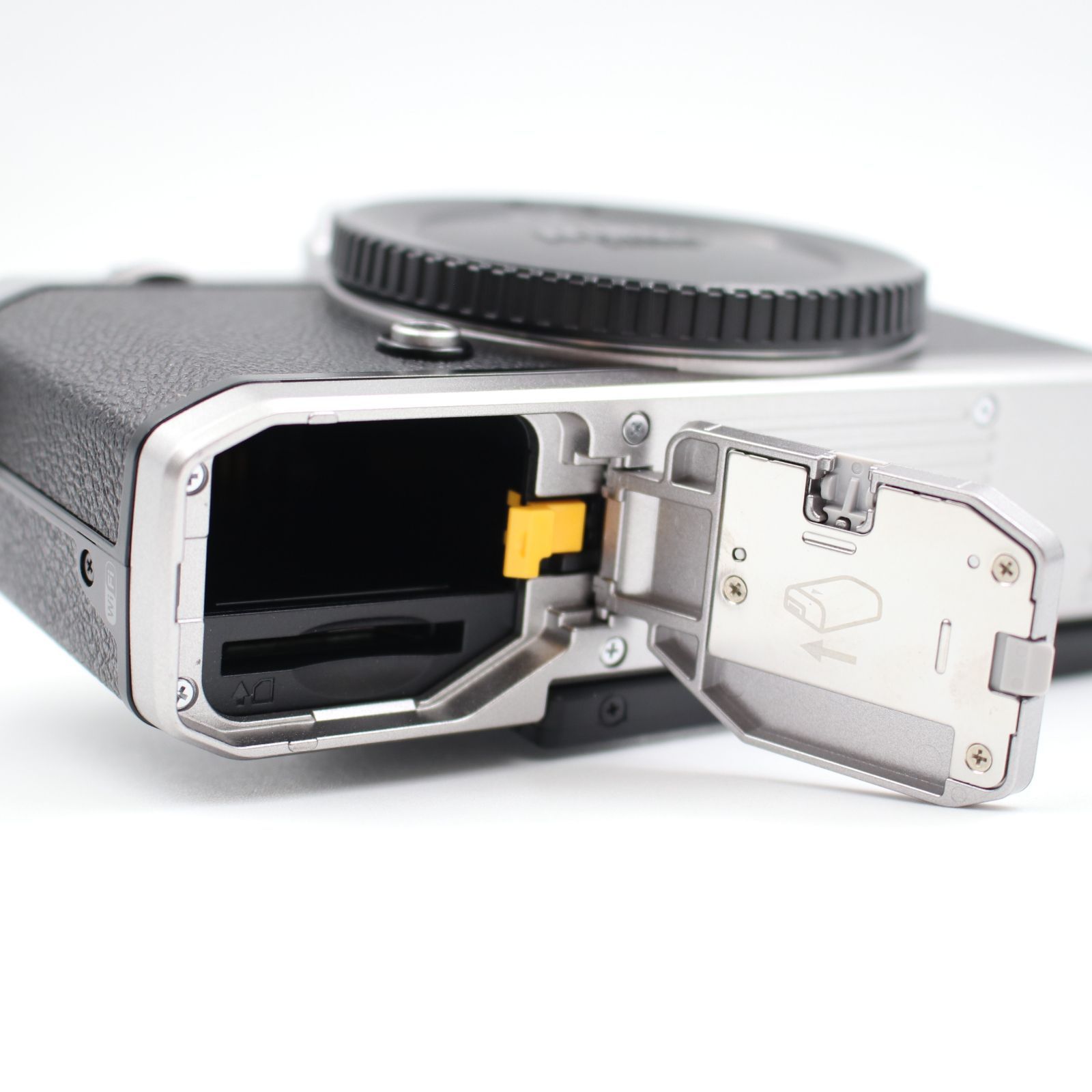 ミラーレス一眼カメラ