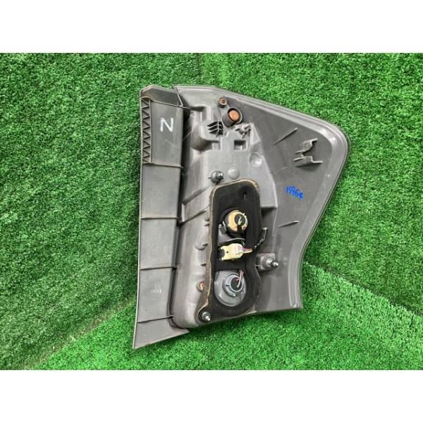 プリウスα ZVW40W 左テールランプ・テールライト G 7人 スタンレー 47  