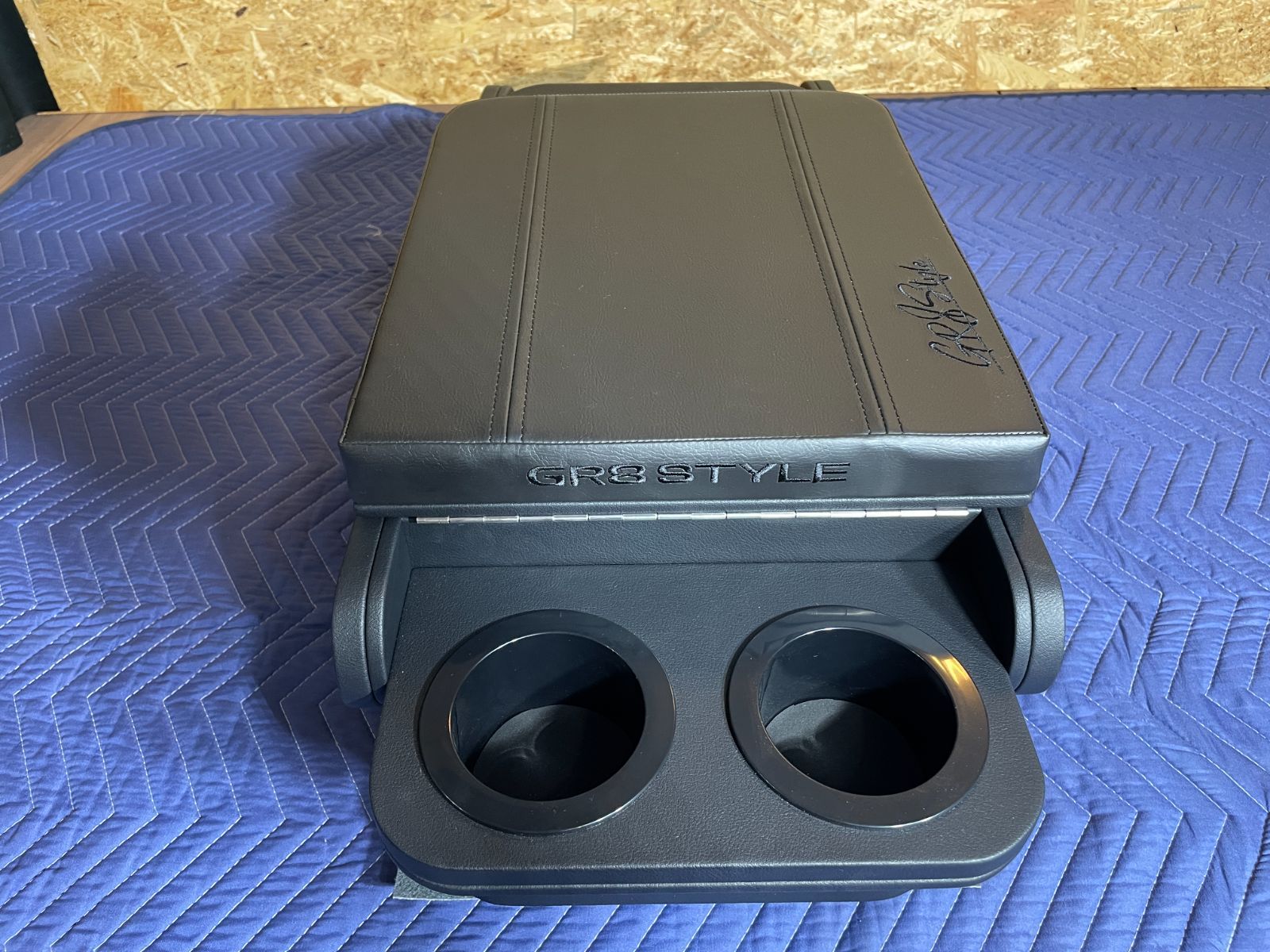 送料無料。 GR8 ハイエース センターコンソールver2 標準ボディ用 ブラック×ブラック 只今タイムセール中。