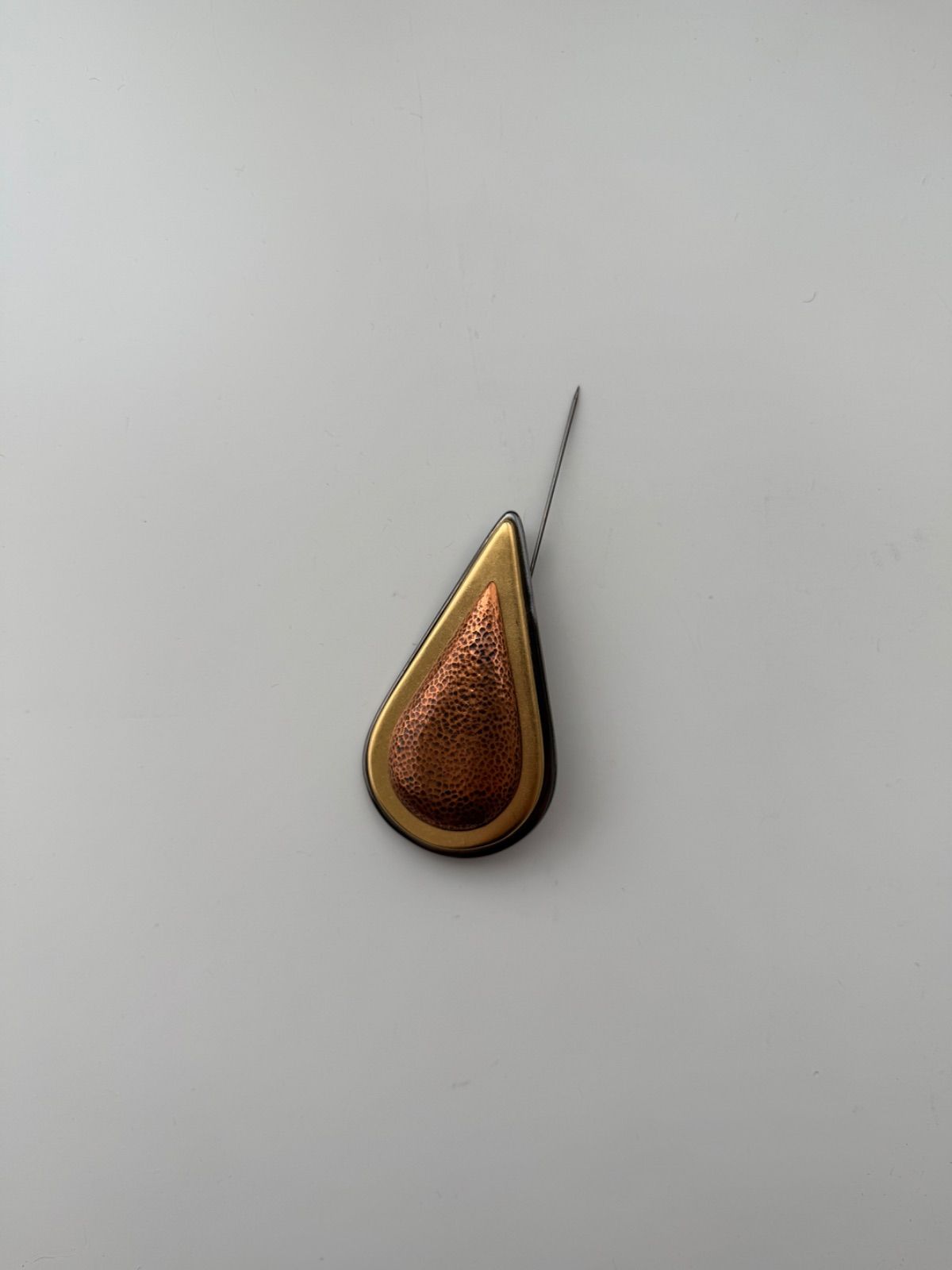 1990s Yves Saint Laurent pear brooch イヴ サンローラン ヴィンテージ 梨型 ブローチ シルバー 90年代 80年代 archive