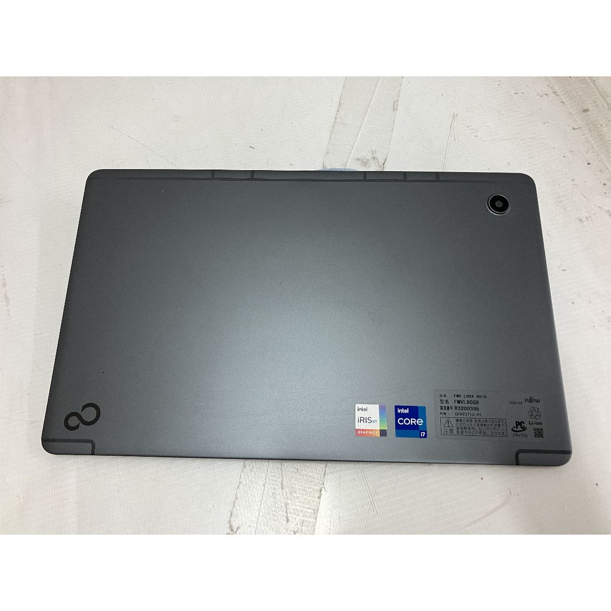 13.3インチ FHD