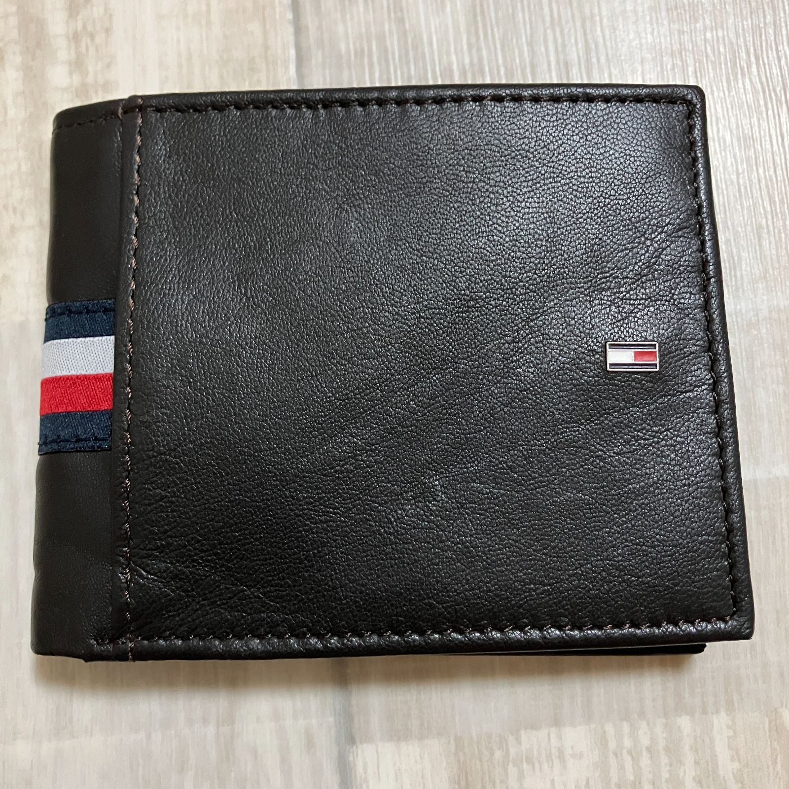 トミーヒルフィガー Tommy Hilfiger 2つ折り財布 黒【アメリカ購入新品