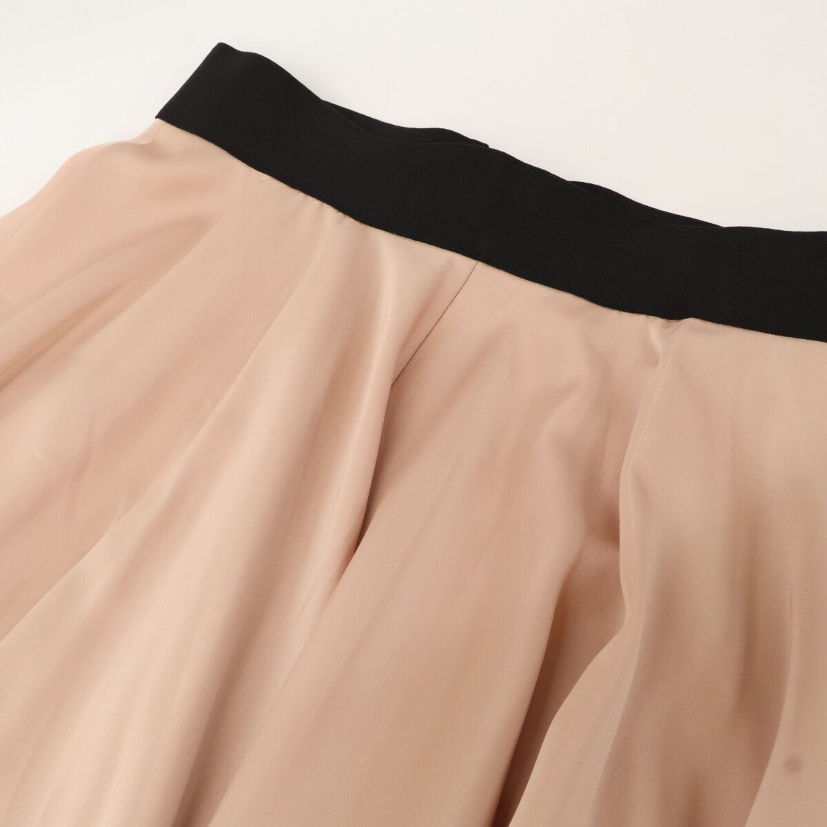 ﾋﾟﾝｸ ﾍﾞﾙﾄ付きｿﾌﾄｻﾃﾝｽｶｰﾄ