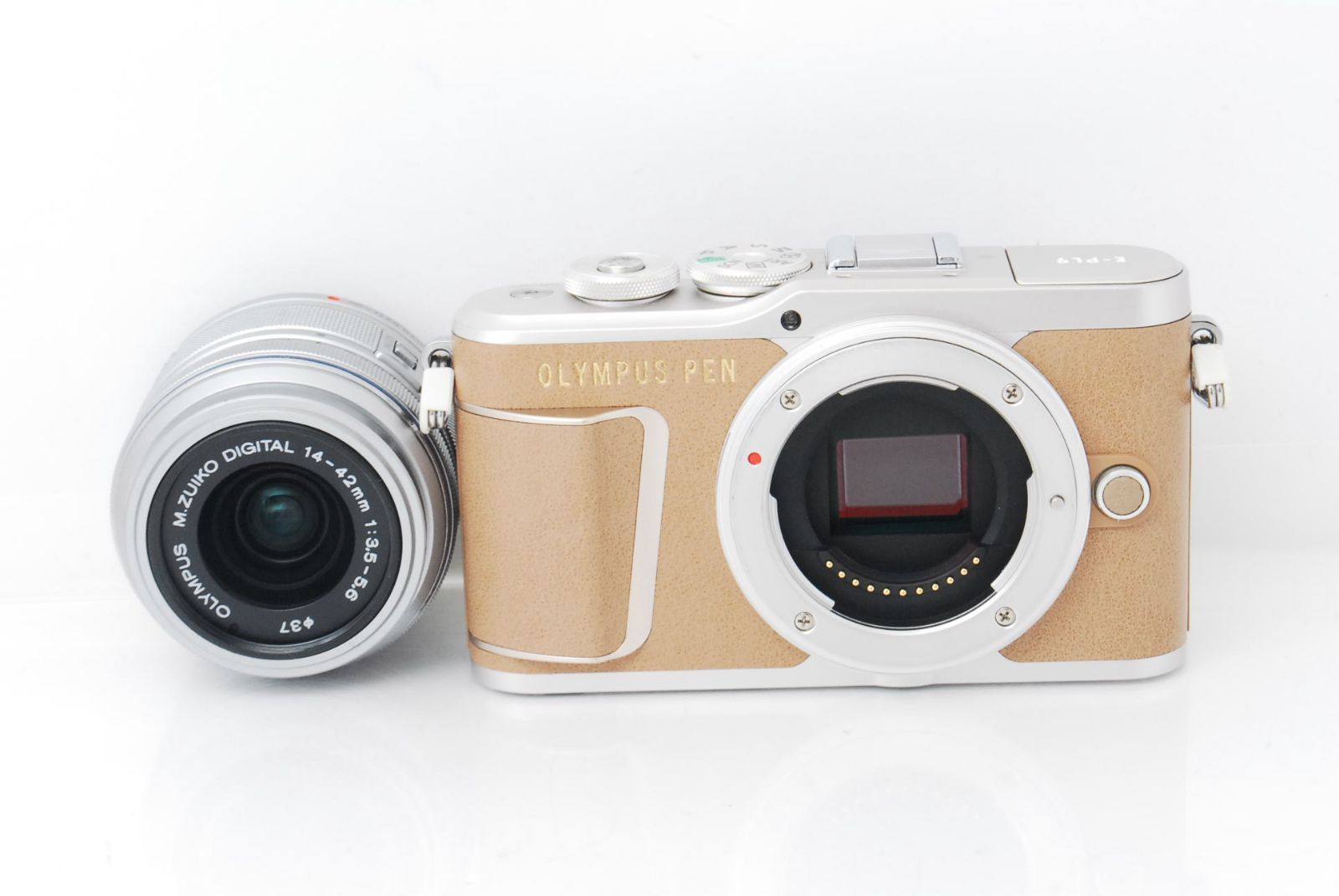 ☆ 高級感溢れるボディ ☆ オリンパス OLYMPUS OM-4 Ti ボディ　フィルムカメラ コンパクト・軽量 ☆高級感あふれる上質デザイン♪スマホ転送もラクラク！☆オリンパス E