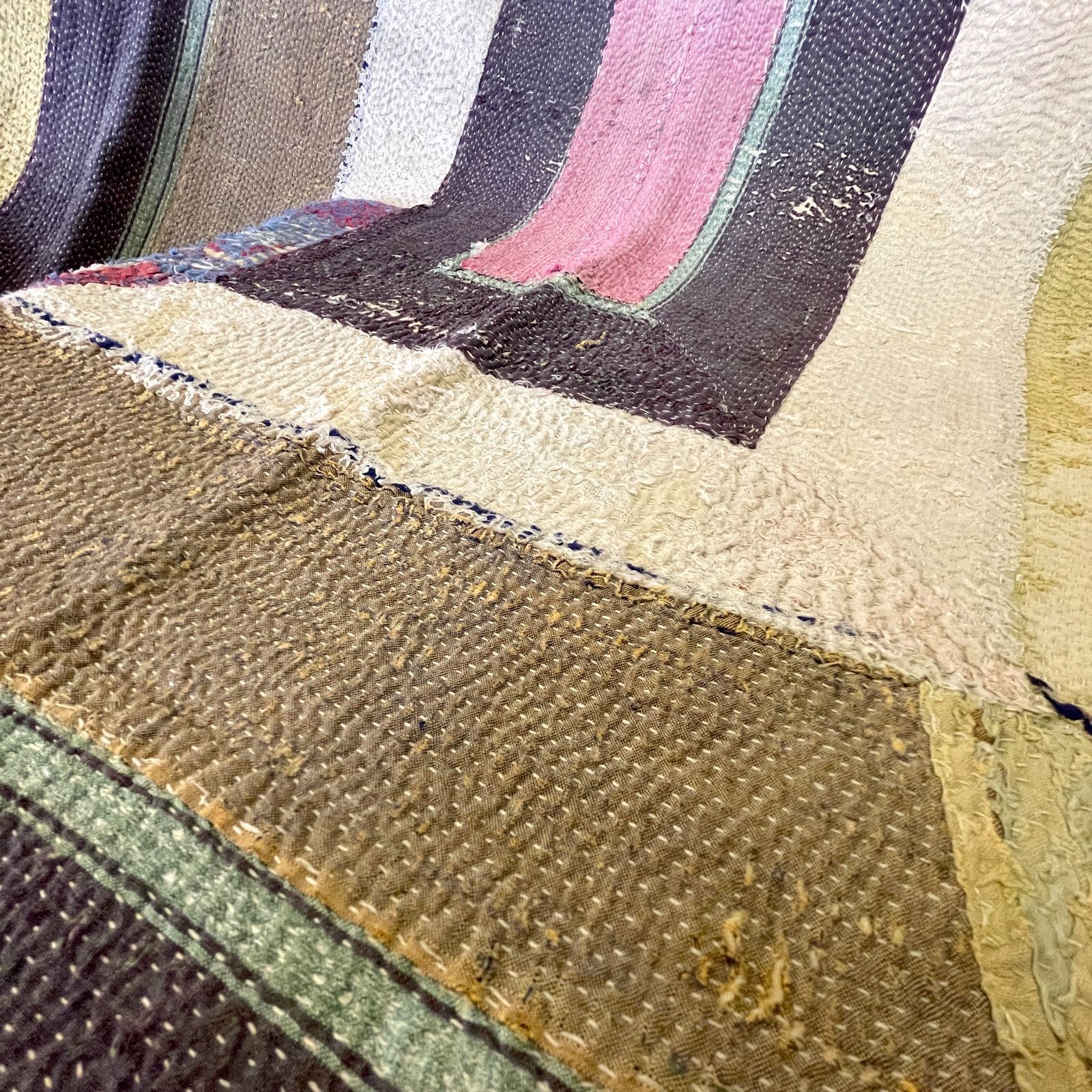 インド製ヴィンテージカンタラリーキルト 囲みパープルマルチカバー インド製ヴィンテージカンタラリーキルト 囲みパープルマルチカバー