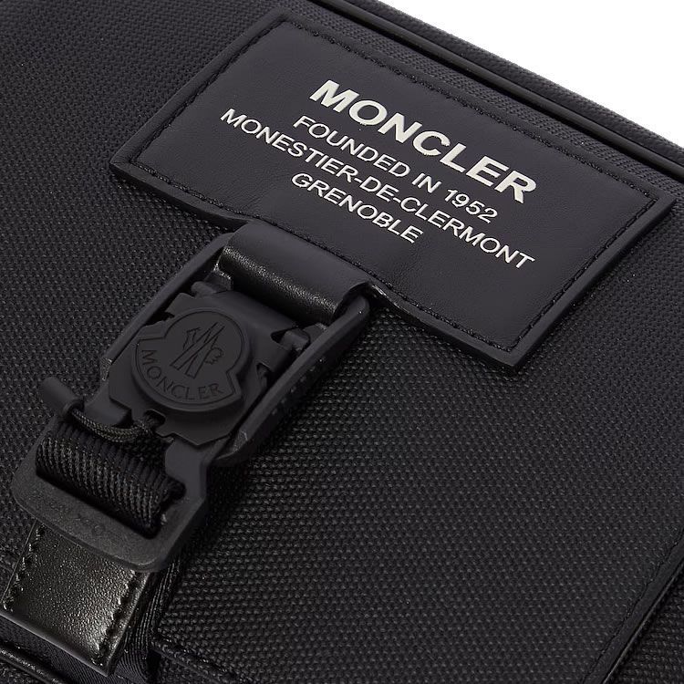 新品 MONCLER モンクレール ショルダーバッグ メンズ レディース 楽天市場】MONCLER モンクレール Cut Cross Body Bag クロスボディ