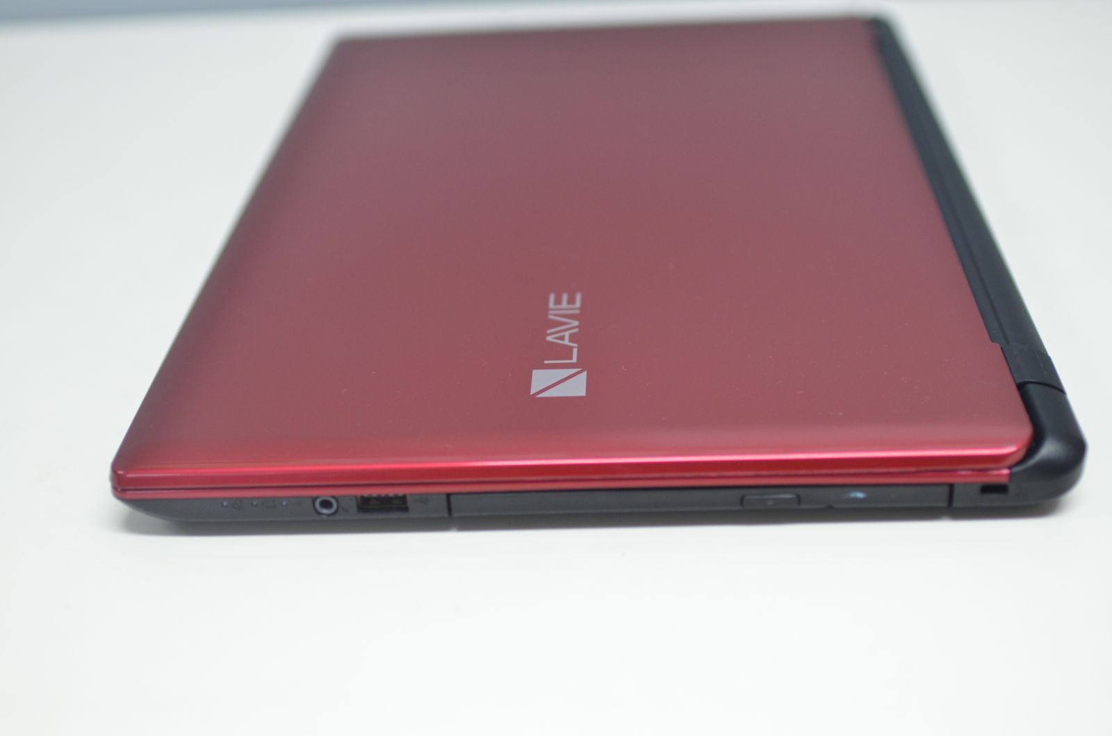 送料無料 新品SSD256GB 希少品 赤色 早い者勝ち ノートPC 中古良品