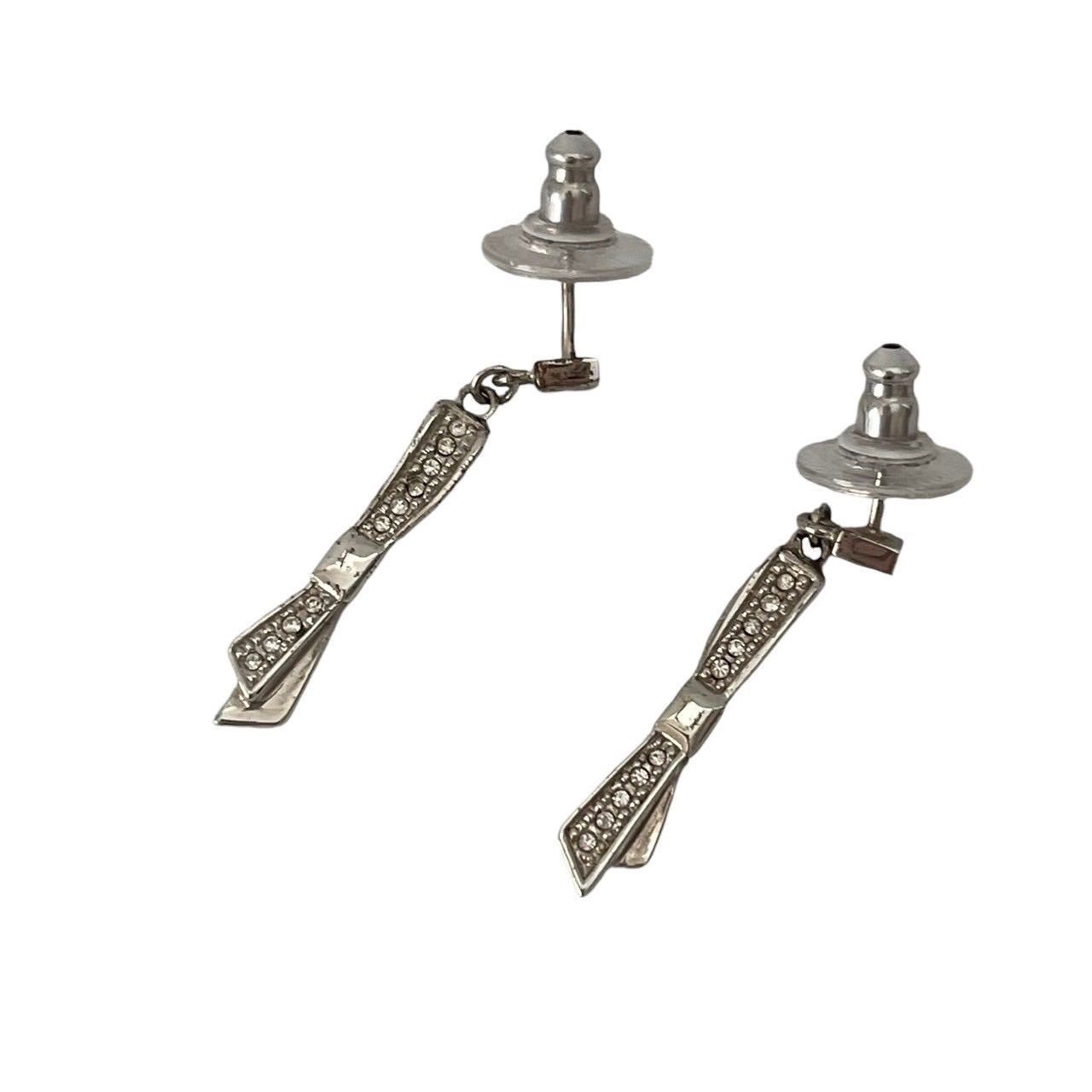 クリスチャンディオールピアス　ロゴ　リボン　ラインストーン クリスチャンディオール diorピアス リボン ラインストーン ロゴ