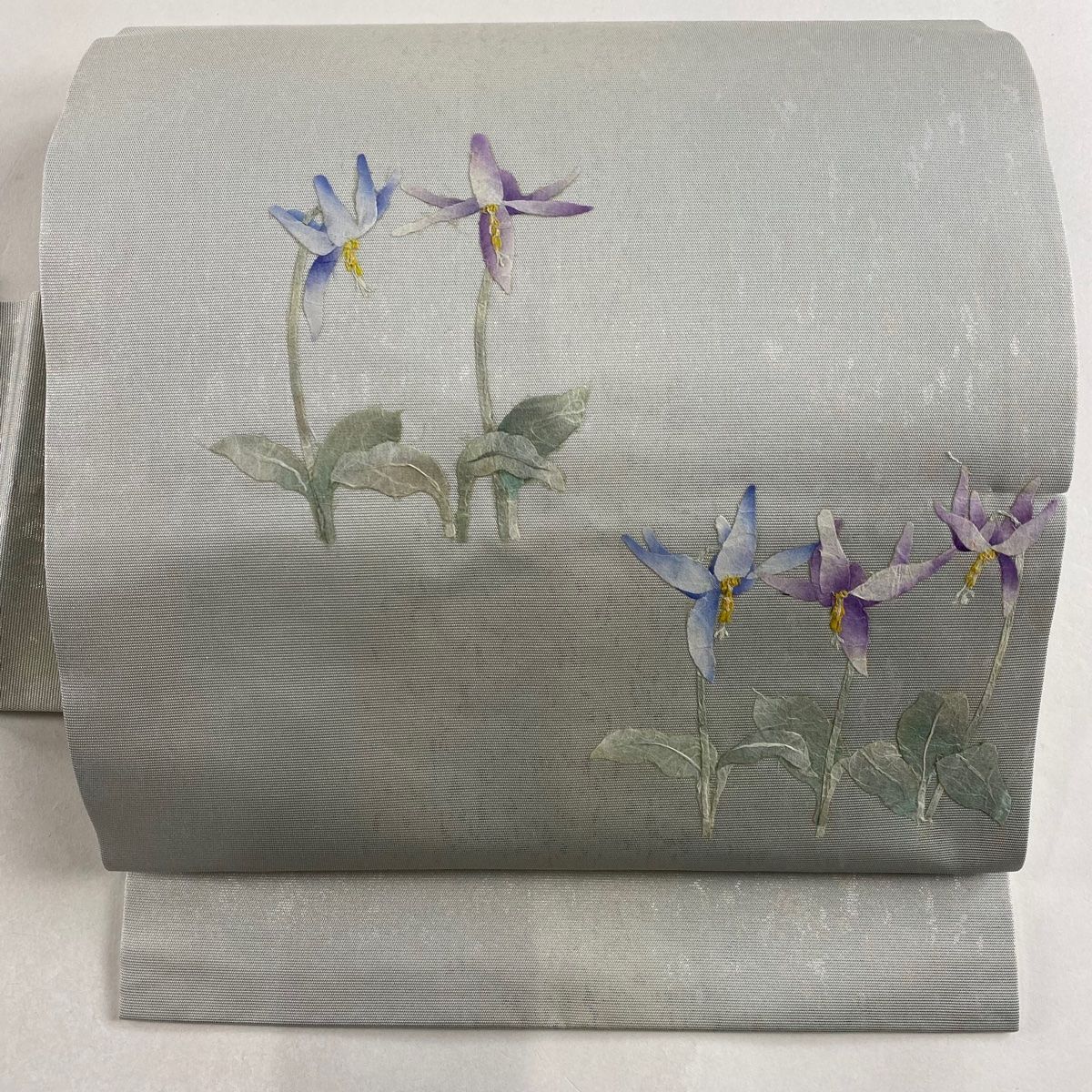名古屋帯 名品 箔屋清兵衛 落款 草花 箔 青灰色 正絹 【中古】 - 名古屋帯