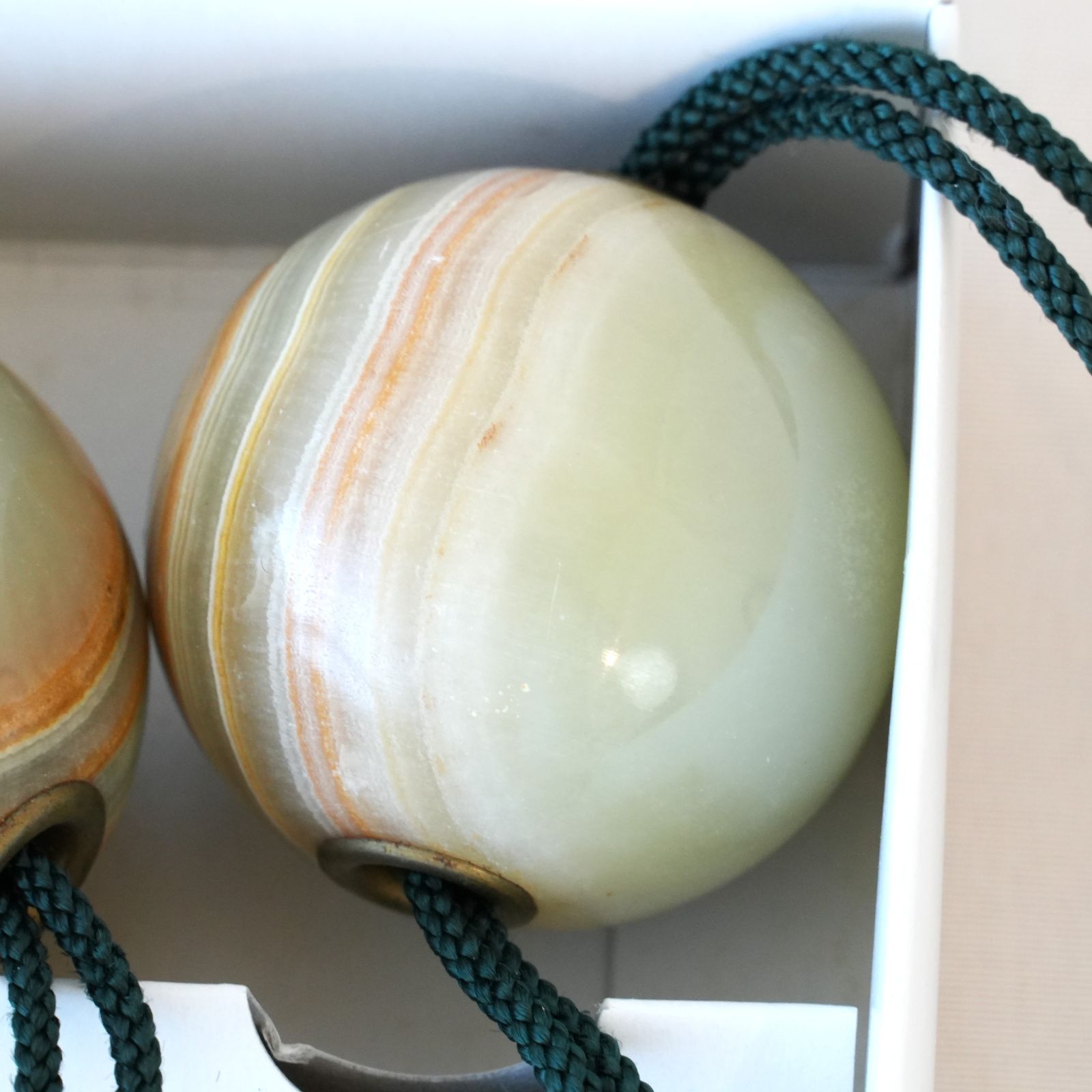 KO]風鎮 5点セット 高級美石 高級玉石 房 おもり 白色 黒色 緑色