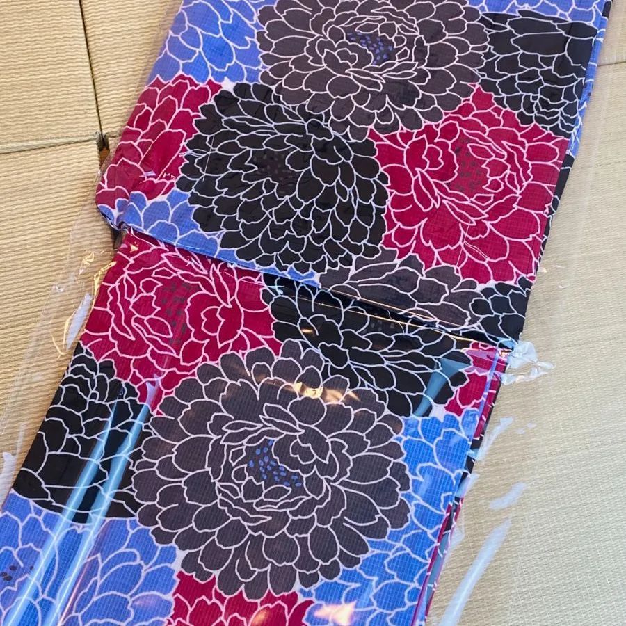 喜織屋] ＊新品＊＊振袖＊豪華振袖黒地 金彩 花柄文様