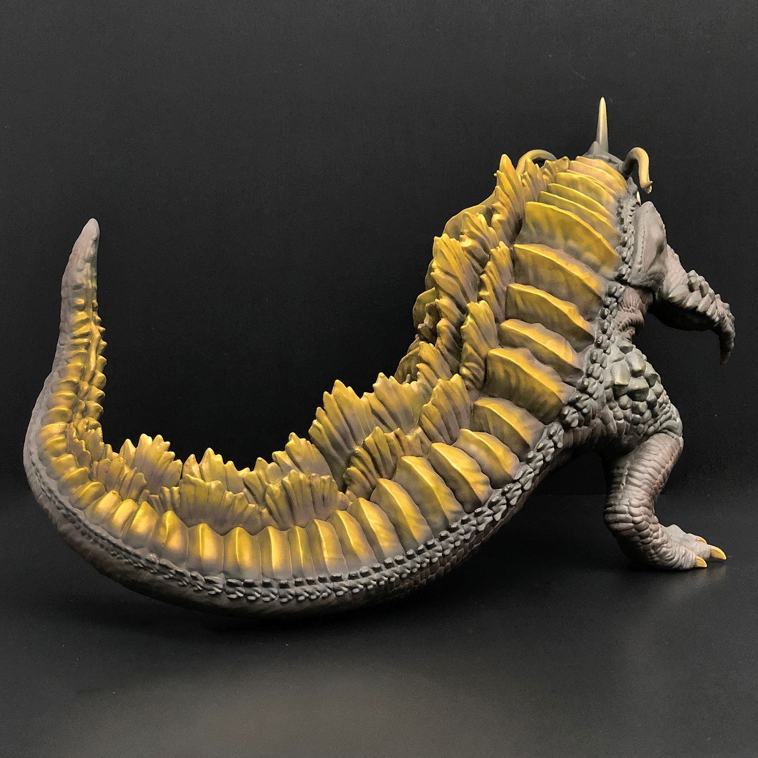 海洋堂「ネロンガ（シン・ウルトラマン）」メガサイズ ソフビキット