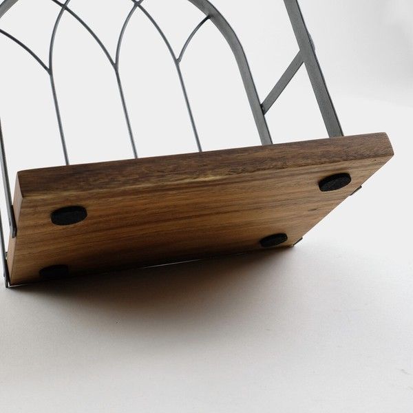 ディスプレイスペースになる窓枠の飾り棚 お気に入りの空間を手に入れるアイテ