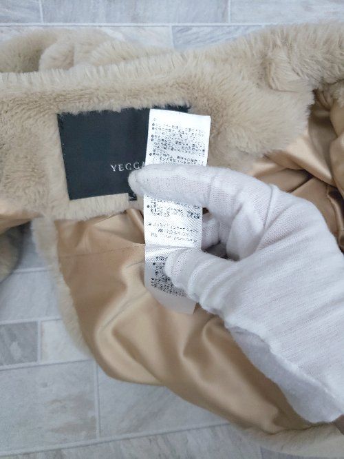 YECCA VECCA　フェイクファーコート　ジップアップ　ライトベージュ ◇ YECCA VECCA イェッカ ヴェッカ フェイクファー ノーカラー
