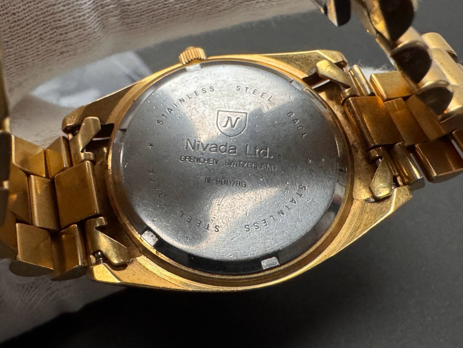稼働品 Nivada クォーツ ゴールド スイス製 腕時計 T432 - メルカリ