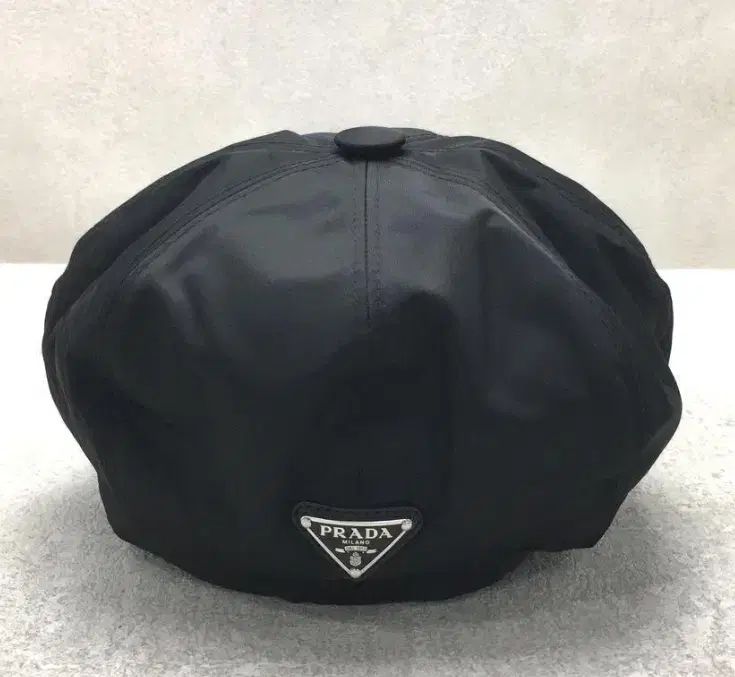 L Prada プラダ リナイロン ベレー帽 ニュースボーイキャップ 帽子