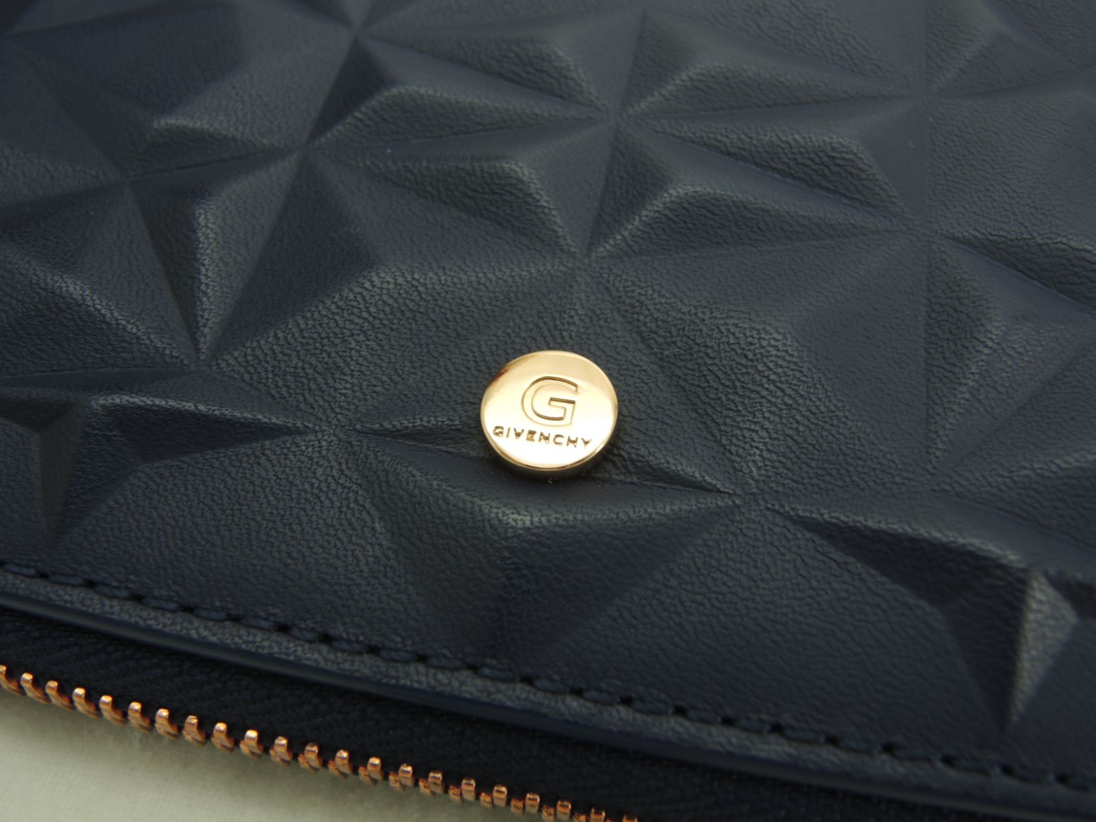 【美品】GIVENCHY ジバンシー ロングウォレット 財布 ハラコ ネイビー 美品】GIVENCHY ジバンシー ロングウォレット 財布 ハラコ