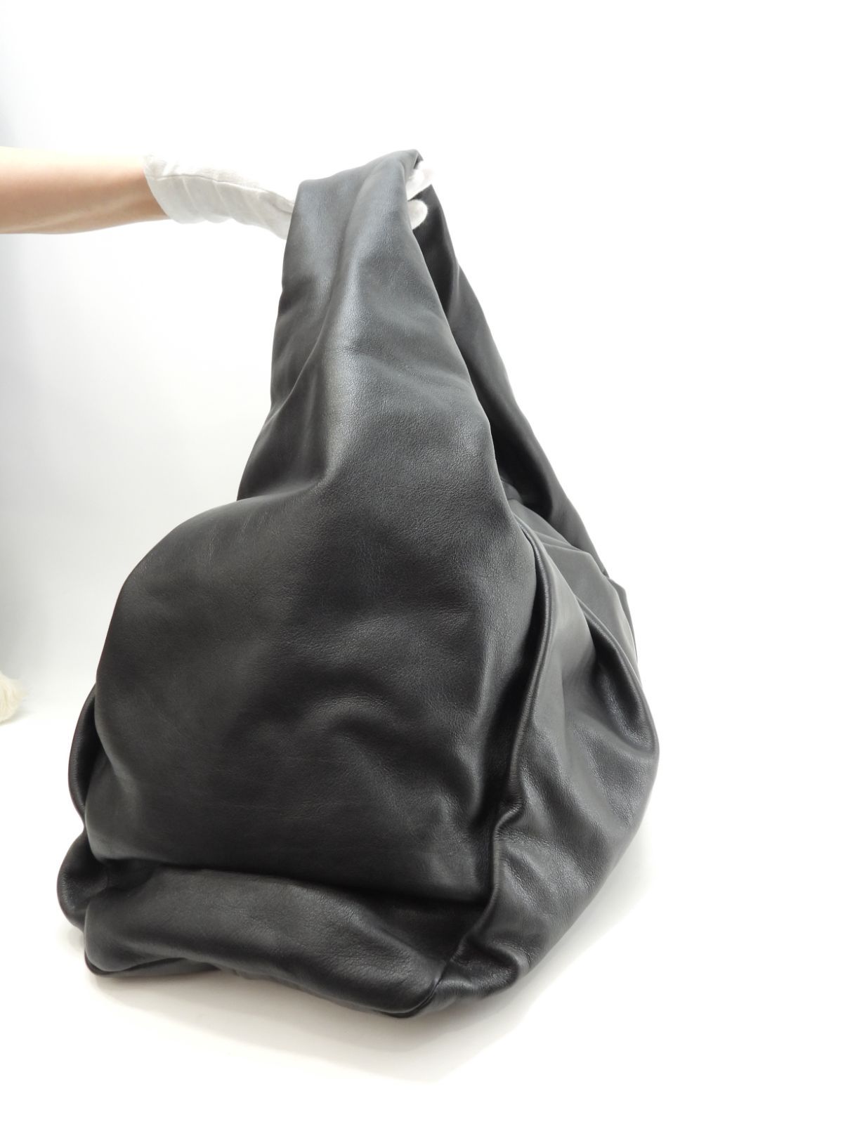 ボッテガヴェネタ ザショルダーポーチ大 スムースレザー 黒 ハンドバッグ ホーボーバッグ B08596744D DECORATOM_COM_BR