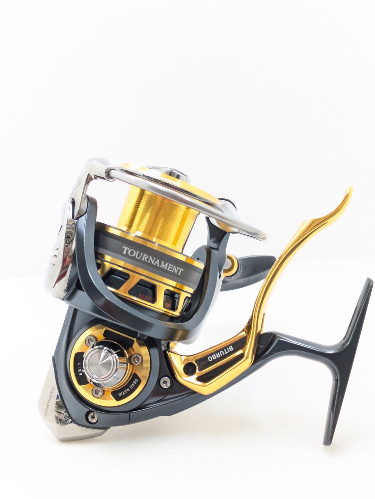 1 品 ダイワ 18トーナメント ISO 3000SH-LBD