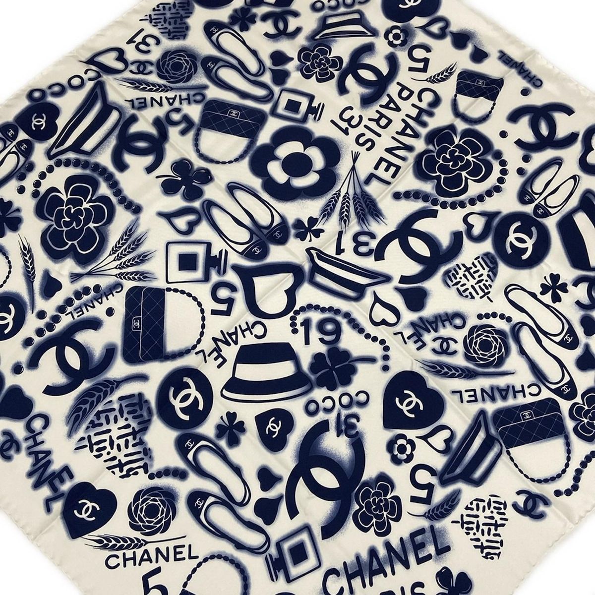 CHANEL シャネル　スカーフ　ココマーク　ネイビー CHANEL シャネル スカーフ ココマーク シルク ネイビー/オフ