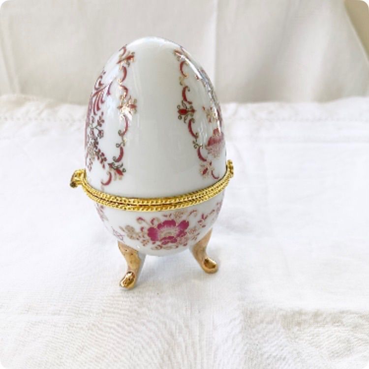 フランス直輸入】女性らしく優しい色合いが美しい 卵型 陶器製