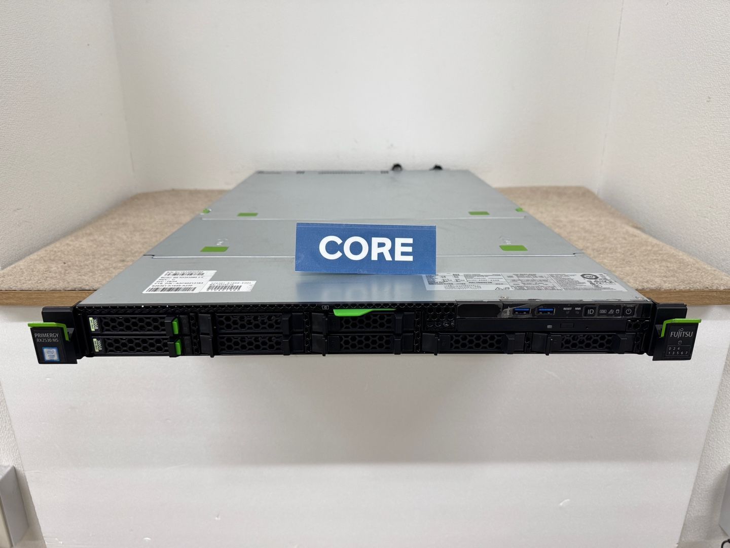 Fujitsu Primergy RX2530 M5 4Bay 2x Silver 4210 10Core 2.20GHz 32GB 2x 300GB D3327-A13 SV164