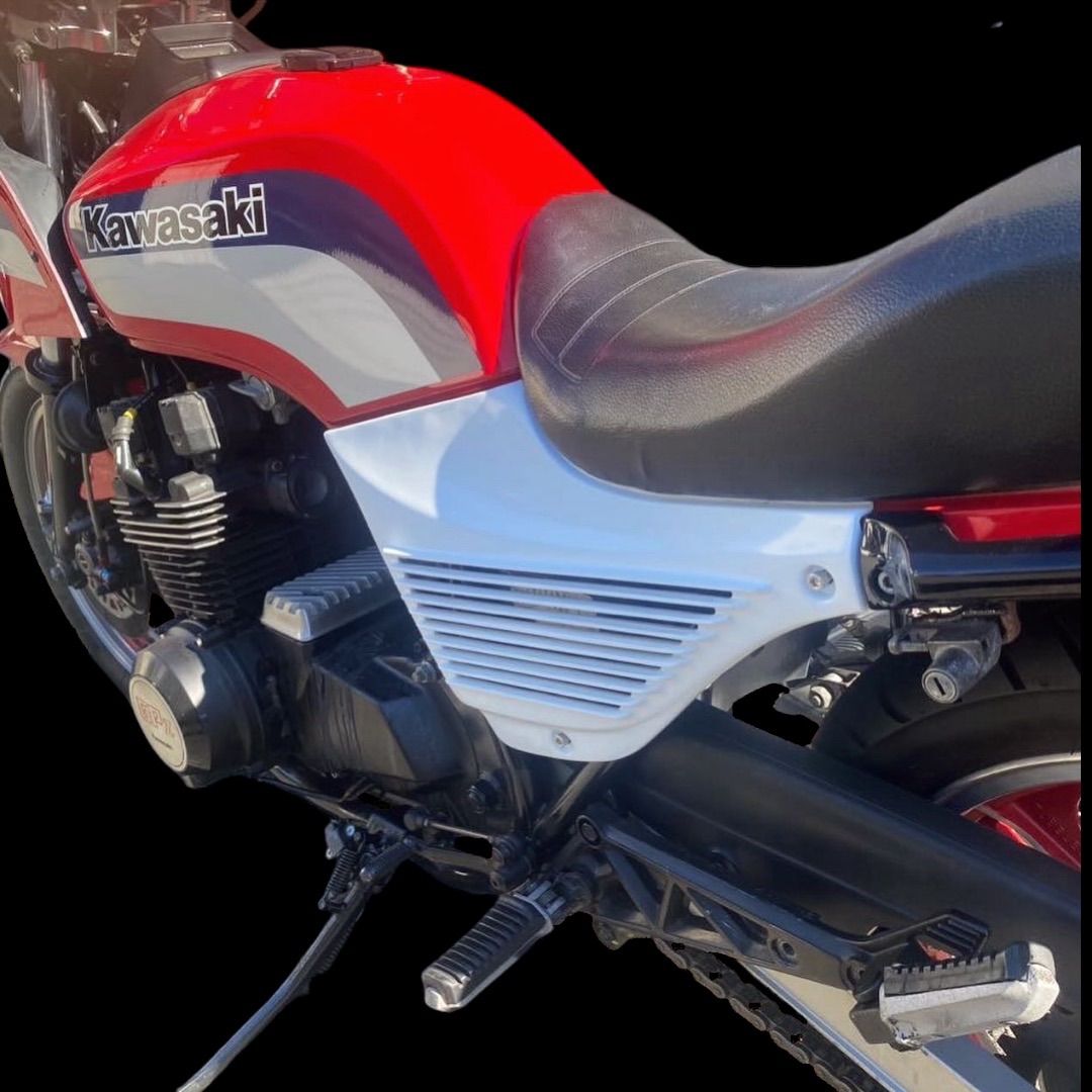 ◇◇GPZ750F アルフィンタイプ サイドカバー アルフィンカバー FRP製