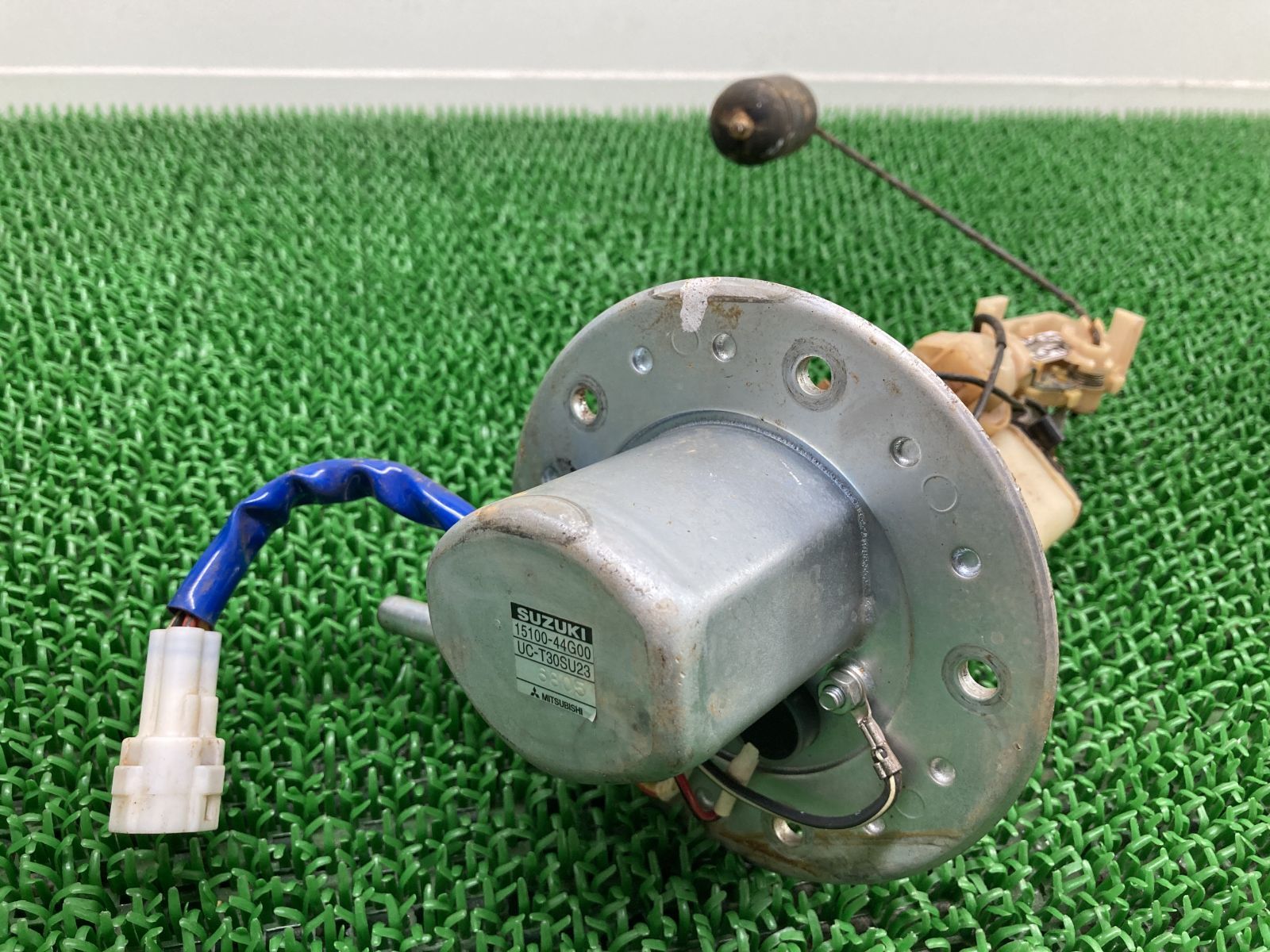 スズキ　SUZUKI 純正　フューエルポンプASSY　15110-76G00 スズキ SUZUKI 純正 フューエルポンプASSY 15110-76G00 GSR400