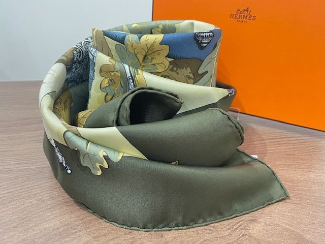 HERMES エルメス カレ90 AU PLUSDRU 力強く