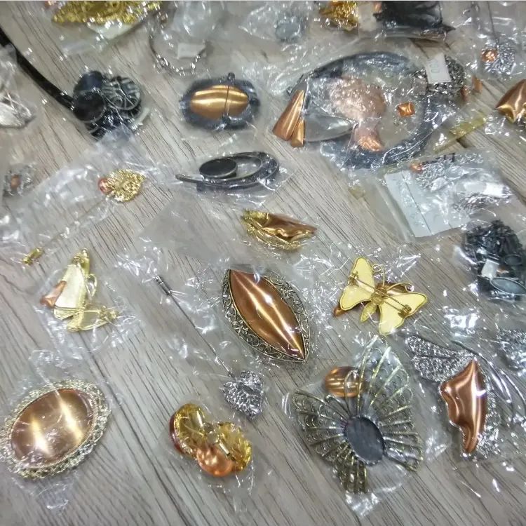 K068 七宝焼アクセサリー素材　大量100点セット 七宝焼アクセサリー 銀箔ペンダント 水玉 長角 ネックレス