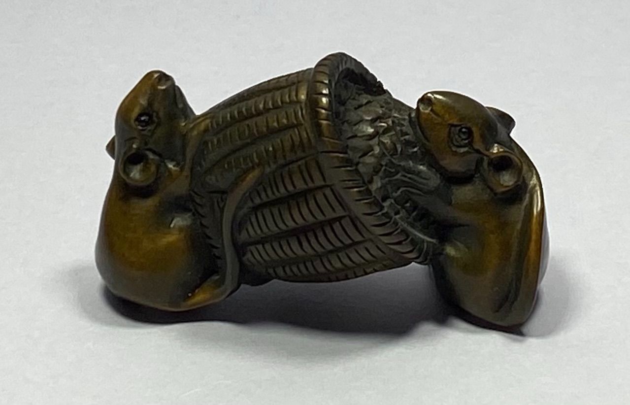 根付 柘植 双鼠黄楊繊細彫刻 - メルカリ